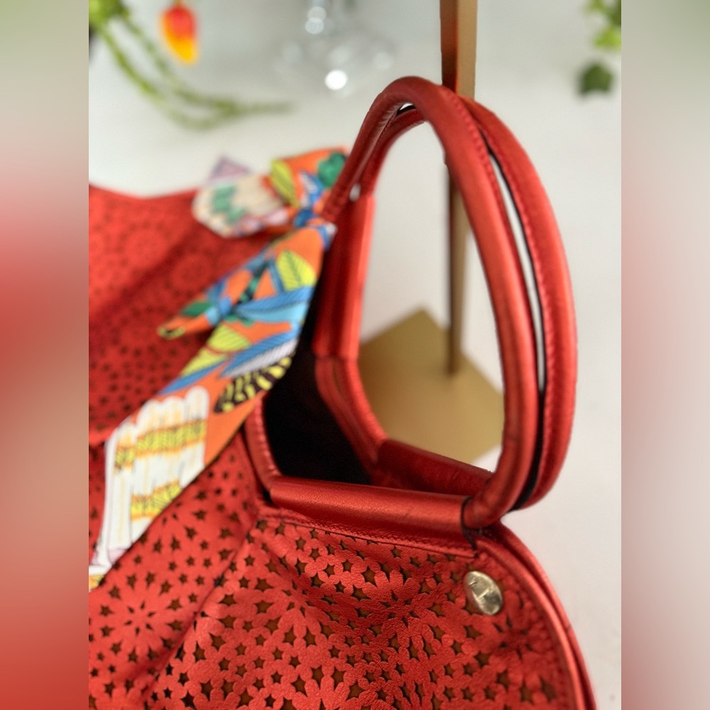 JIMMY CHOO BEAUTIFUL Laser Cut Red Leather Shoulder Bag w/dust bag ~ EUC - Picture 4 of 13